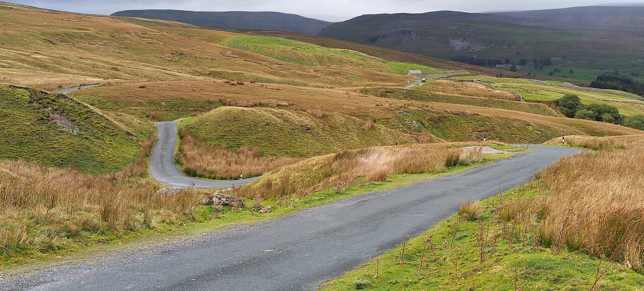 dog-friendly pubs yorkshire - 2014 Yorkshire Dales country road Swaledale Askrigg