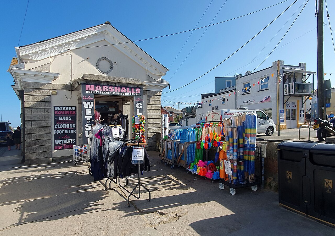 is perranporth beach dog friendly - Beach shop, Beach Road, Perranporth, Cornwall - August 2024
