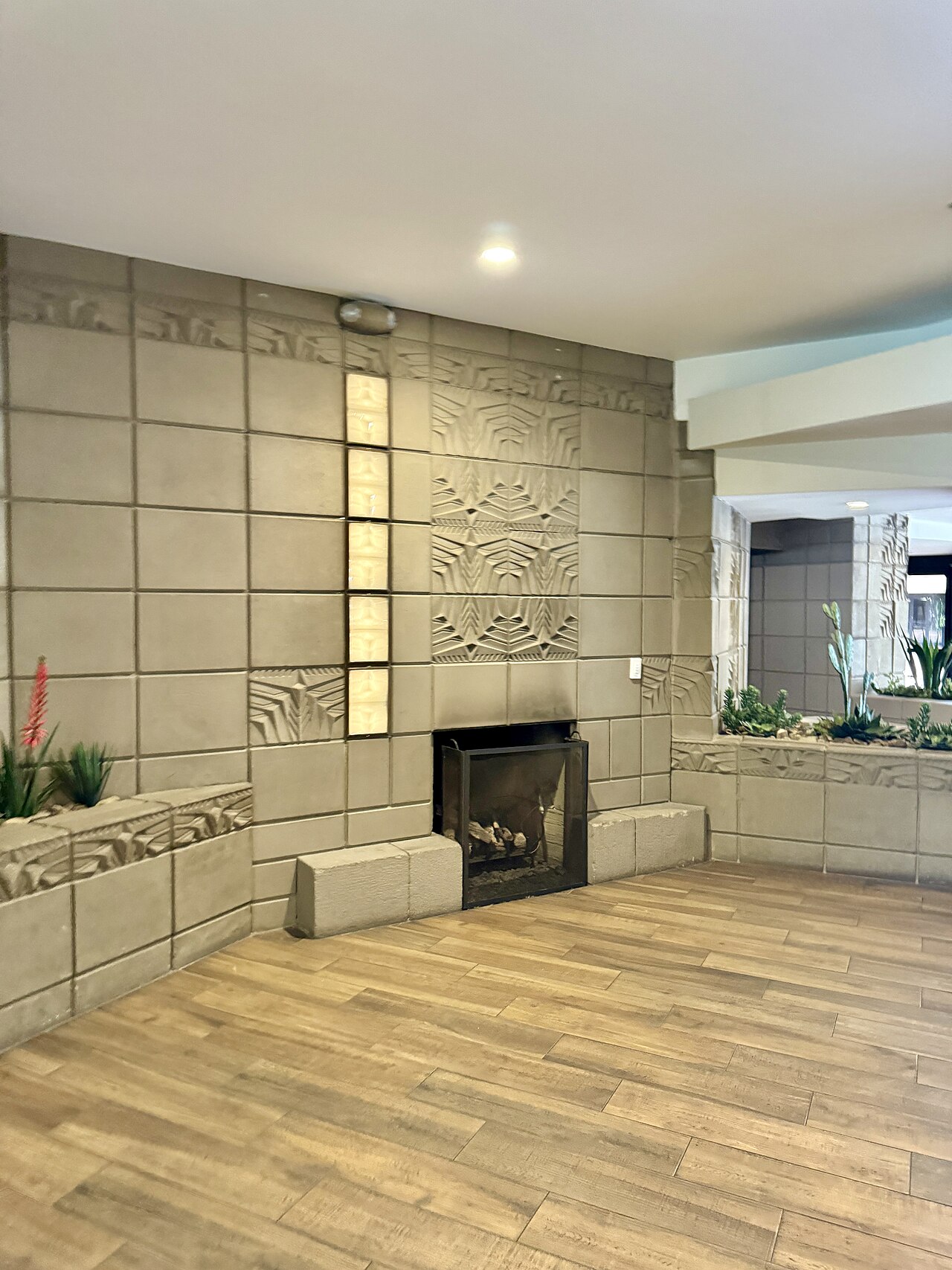 dog-friendly cottages with woodburner - Lobby Fireplace, Arizona Biltmore Hotel, Missouri Ave, Biltmore Area, Phoenix, AZ