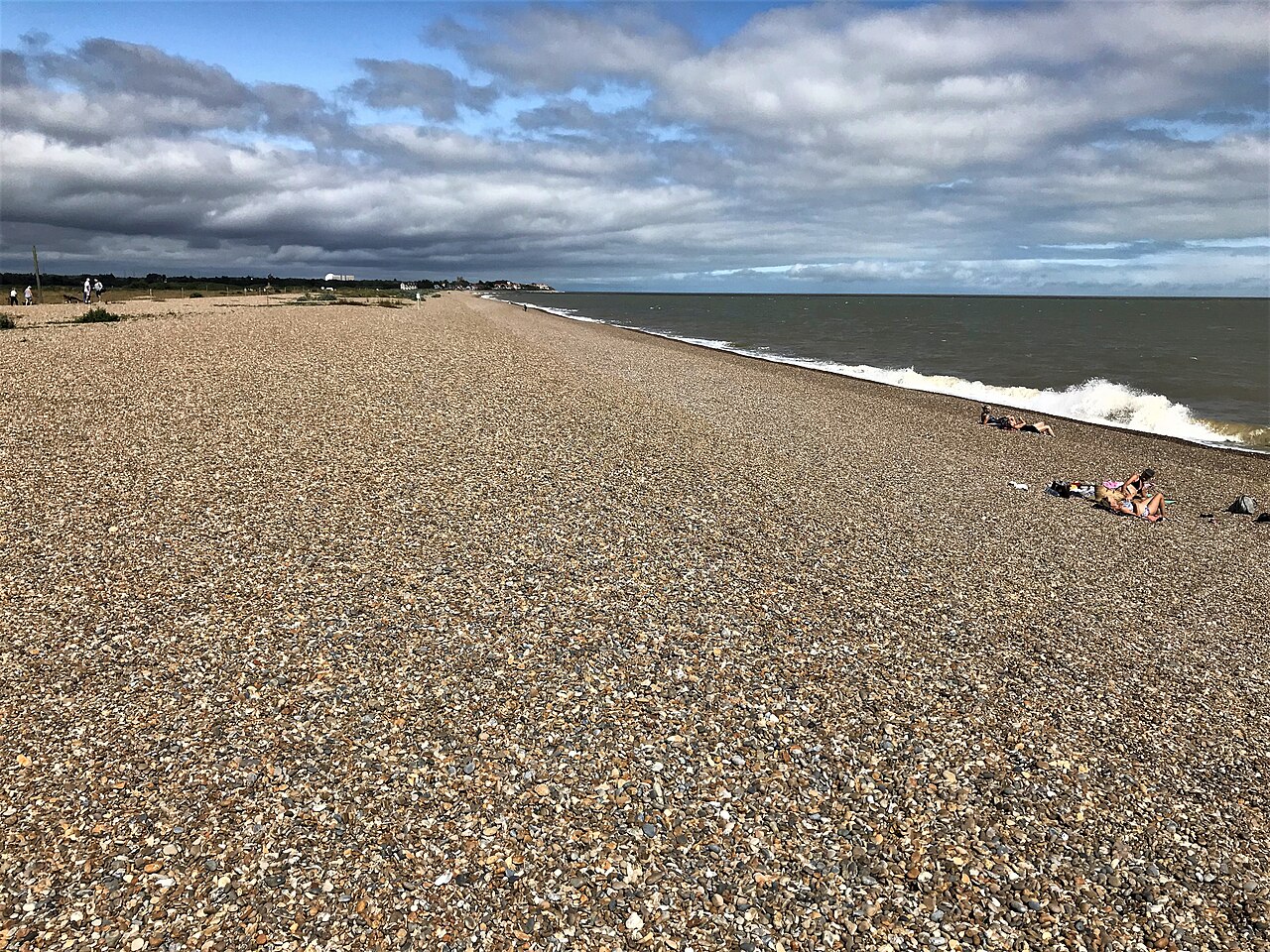dog friendly beaches suffolk - Shingle beach at Aldeburgh in Suffolk